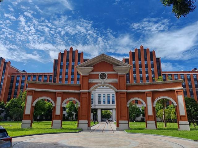 29岁交大硕士对奶奶说：“我出国留学了”，转身却把遗体捐了