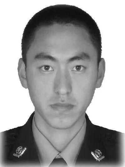 交警大队中队长执法现场被撞牺牲，生命定格在37岁