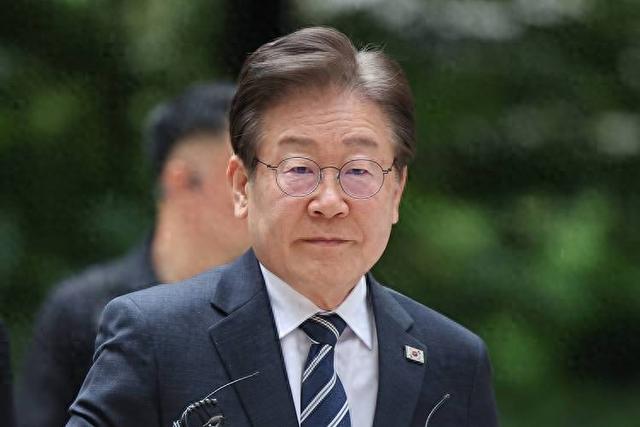 中方不必留座，李在明9月行程要凉，王毅挂断电话，送韩国一句话