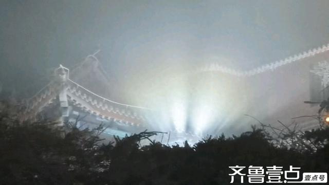 泰山雾凇的梦幻之夜