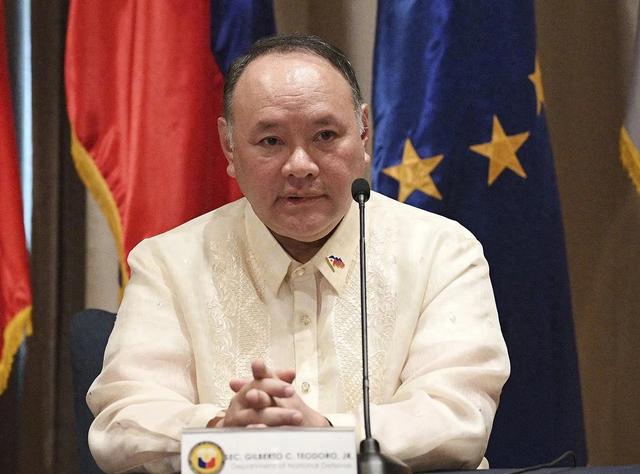 6国已派兵过南海，菲防长警告中国别出手，中方当场水炮回击