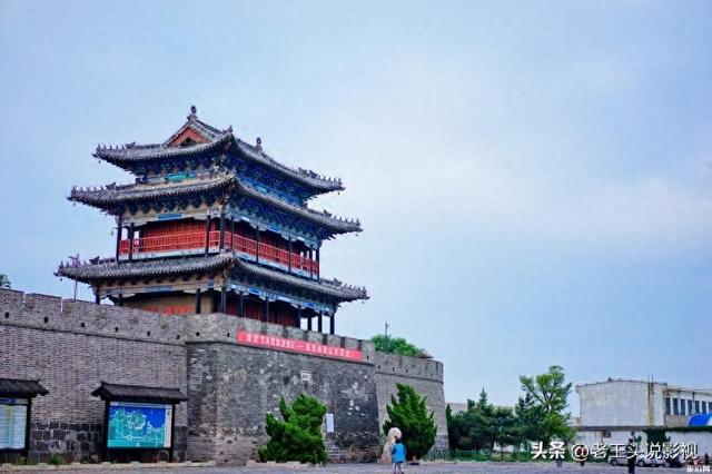 山东省烟台市蓬莱区刘家沟镇解西村，清史专家阎崇年先生的故乡