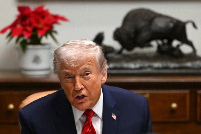 马克龙：首批法国士兵已抵达格陵兰岛！外媒：三方会谈后，特朗普重申要得到格陵兰岛