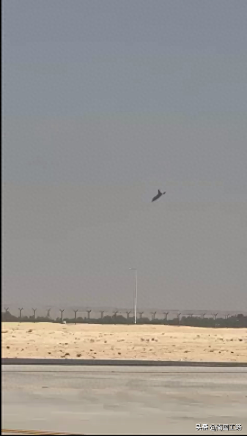 突发！迪拜航展现场巨响，印度光辉战机坠毁爆炸，飞行员生死未卜