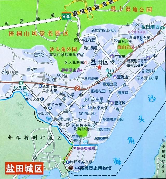 中英街是深圳八景之一，在沙头角，那里有界碑石