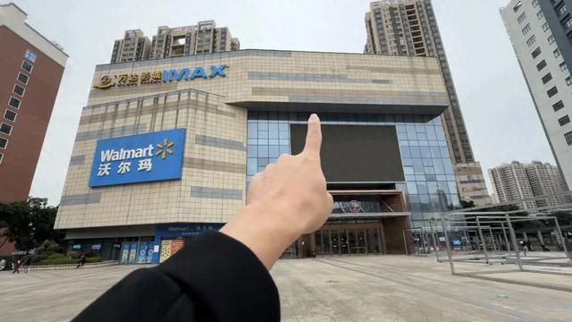 南宁虎丘嘉佑城有大动作?招牌拆掉广场上搭钢架,这是要做什么? 南宁虎丘嘉佑城有大动作?招牌拆掉广场上搭钢架,这是要做什么?