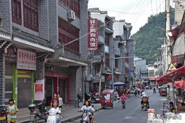 花江大峡谷，贵州的裂缝，感受从“新疆”到“三峡”的风光！