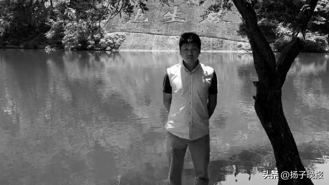 因屋檐滴水之争，62岁男子追杀邻居3口致1死1伤，案件择期宣判，被害人姐姐：持刀折回	，铁了心要杀掉我爸妈