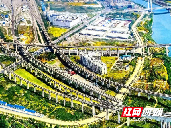 张吉怀E起游侧记 ① | 从陆港到非遗园，怀化这场穿越之旅让媒体大V直呼过瘾