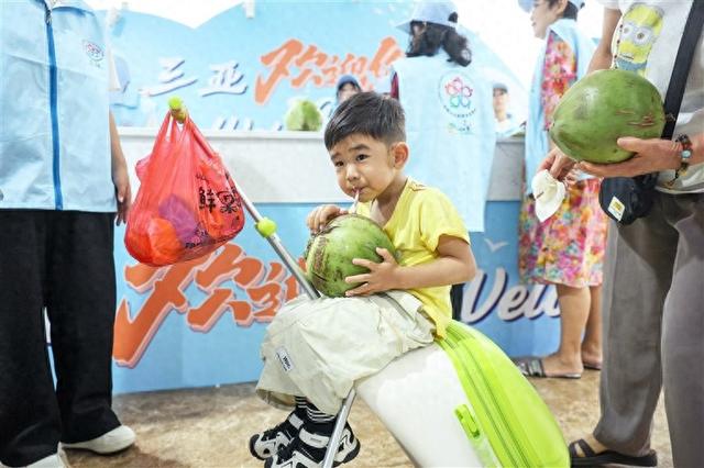 三亚以系列大型文体活动为契机打造“暖客之城”，与游客双向奔赴