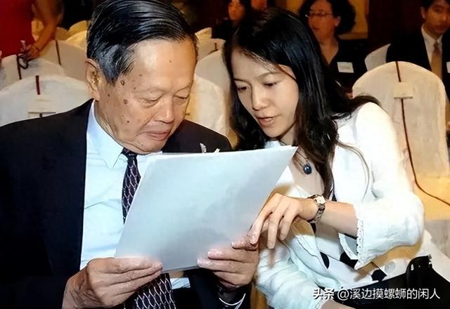 杨振宁妻子翁帆自白：为了丈夫的身体，我16年来都是早睡早起