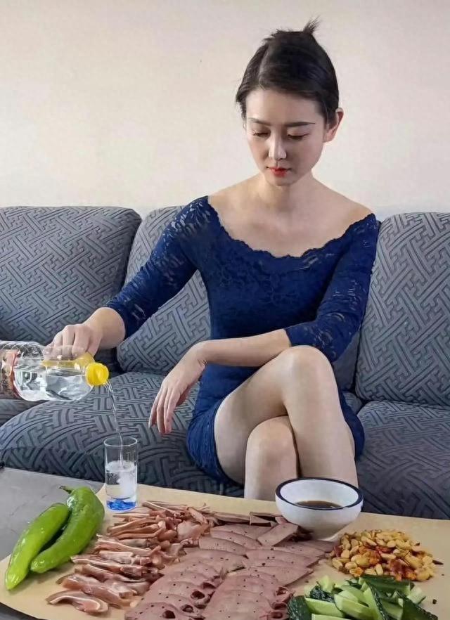 我同居过11位女性	，发现女性35岁后找伴侣，无非就3个动因