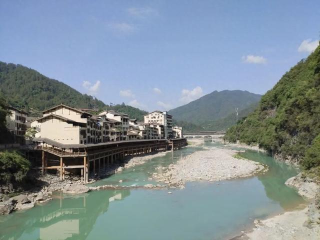 穿行巴山大峡谷，跨越川渝省界（宣汉-城口）