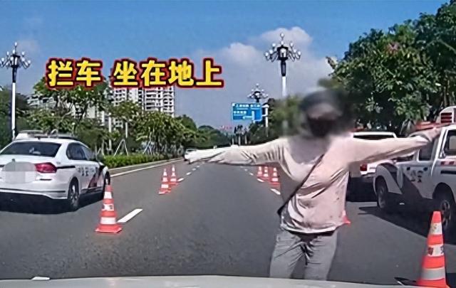 女子不配合交警执法，当街撒泼还袭警，嚣张嘴脸曝光，家人遭牵连