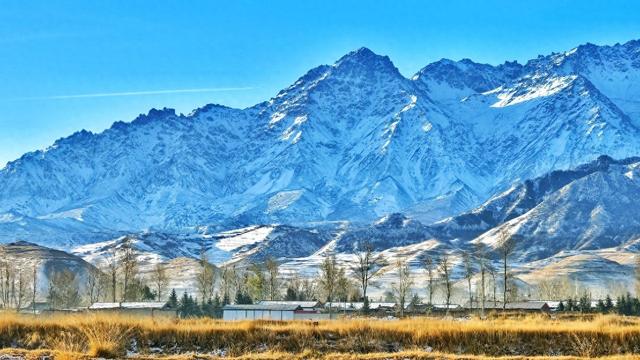 甘肃民乐：祁连山下初冬美景静谧如画