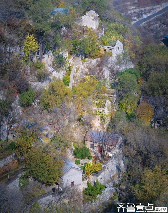 壹点号·秀山东丨淄博牛记庵：秋色浸染古村落，金黄火红映石巷
