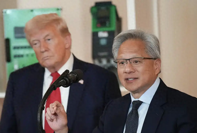 美“安后门”丑闻遭曝，中方重拳反击，特朗普嘴硬：还是美最厉害