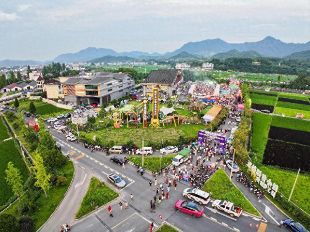 文旅融合点燃乡村活力，建德大同镇啤酒节启幕