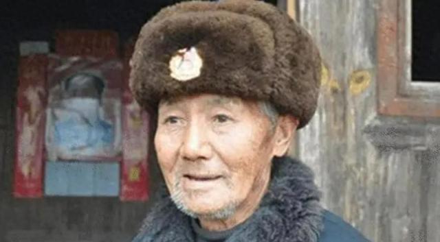 湖南78岁农民，无钱治疗女儿，给武装部写信：我是毛主席的警卫员