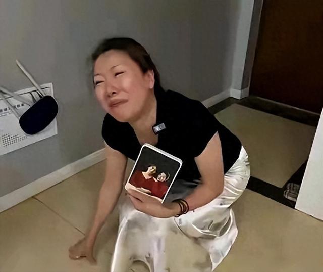 27岁成都女子家中被害，凶手沾了血跑回家后说：“我今天必须把她弄死，不是她死就是我死”