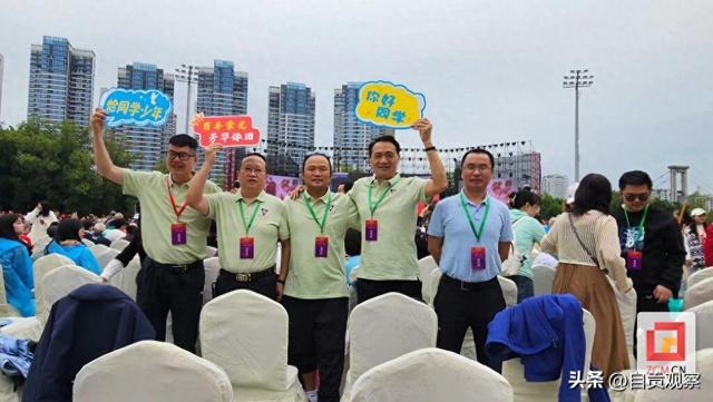 重回母校怎么发朋友圈句子（以心相迎蜀光中学致八方来客的深情告白）