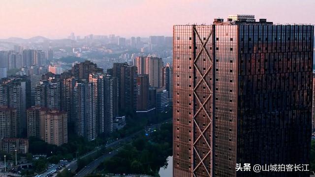 四川被成都光芒掩盖的宝藏城市，拥有4张响亮名片，你去过吗？
