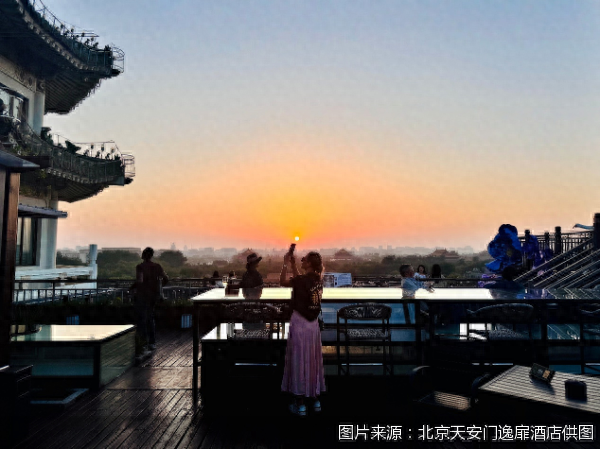 240小时免签下北京入境游｜老外爱住中轴线附近，劲松、潘家园成新晋“网红”