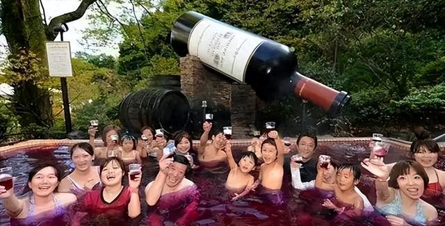 日本男女混浴要求一丝不挂，女性的隐私如何保障？看完涨知识了