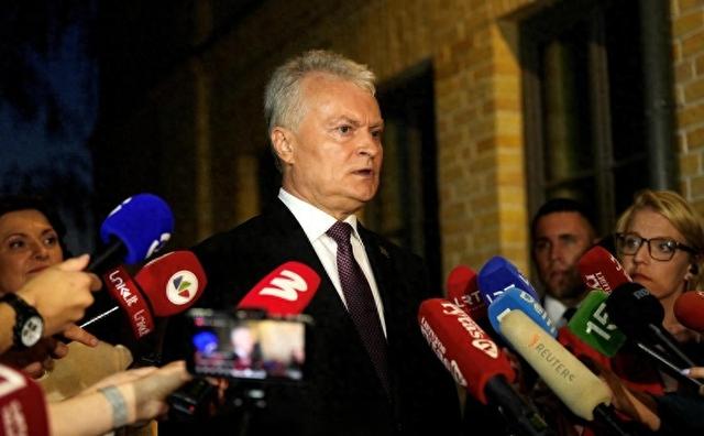 比美国还嚣张的国家出现，禁止所有中国外交官入境，不让统一