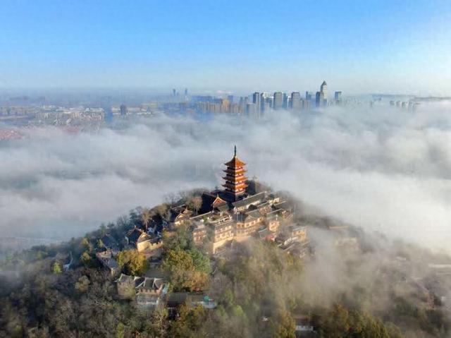 镇江VS南通：千帆劈浪，诗证峥嵘镇江VS南通：千帆劈浪，诗证峥嵘