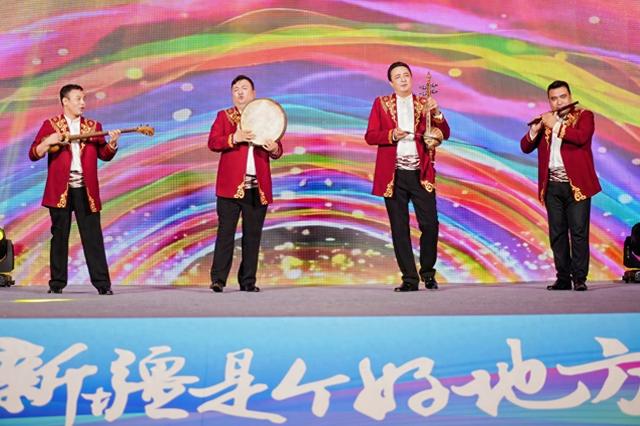 非遗“顶流”登鹭，新疆玛纳斯、木卡姆艺术走进厦门