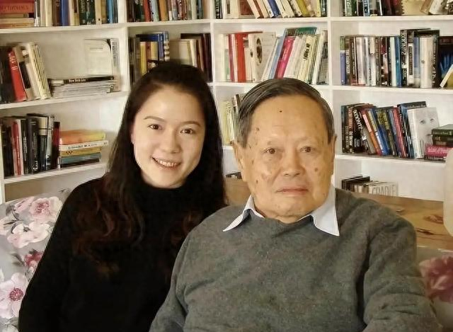 王宫保坦言：杨振宁告别仪式已确定，地点在八宝山，和邓稼先一样