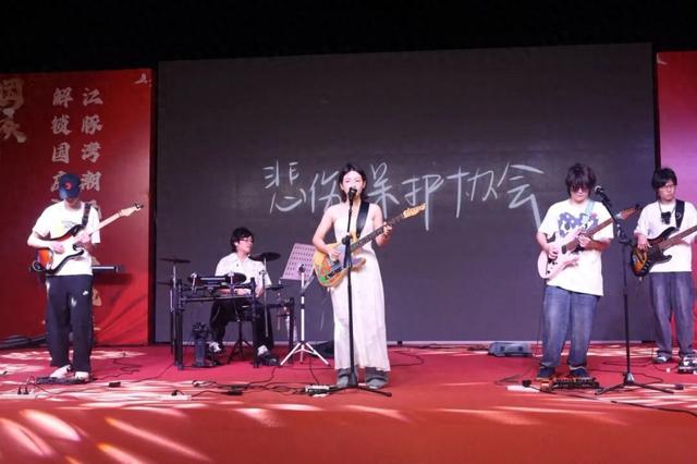 岳阳人都在追的国庆潮玩地！音乐+足球+烧烤，狂欢不打烊