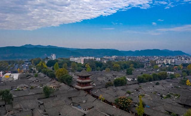 四川这座古城，有两千多年历史，是国内保存最完好的四大古城之一