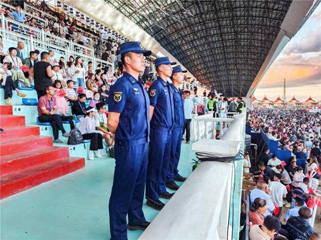 “火焰蓝”守护草原盛会“那达慕”平安
