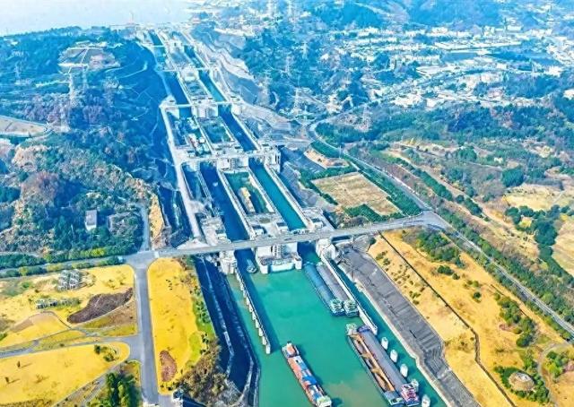 三峡水运新通道正式挂牌动工，766亿超级工程破解长江肠梗阻！