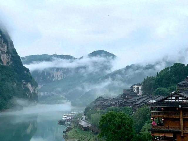 一条铁路，87万人的地缘突围