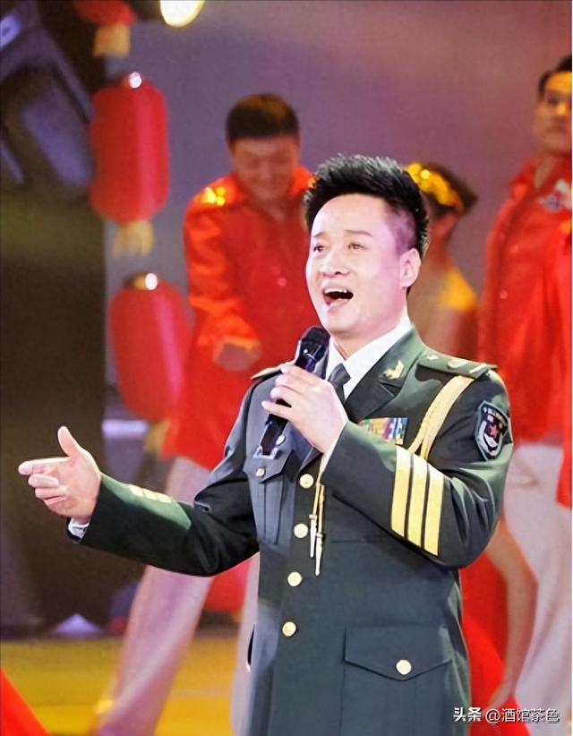 阎维文妻子现状：66岁驼背苍老瘦成皮包骨，夫妻差1岁像两代人
