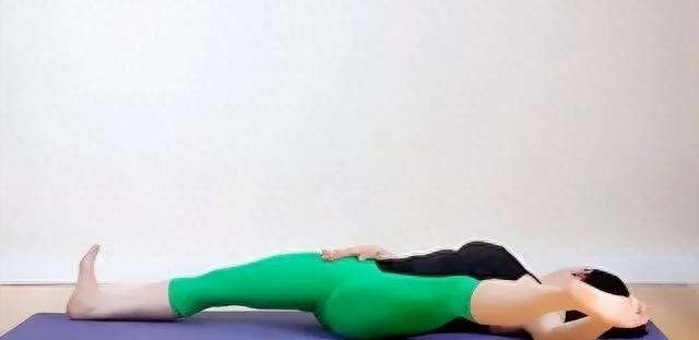 “百练不如多拉筋”，7个动作坚持练	，腿细了，臀翘了，腰舒服了