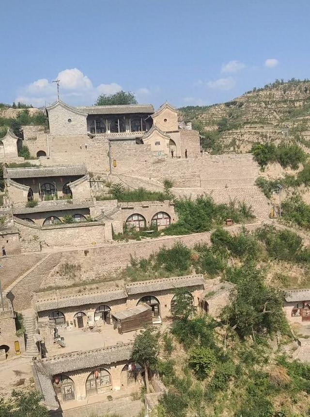 李家山 潜藏在黄土高原深处的布达拉宫
