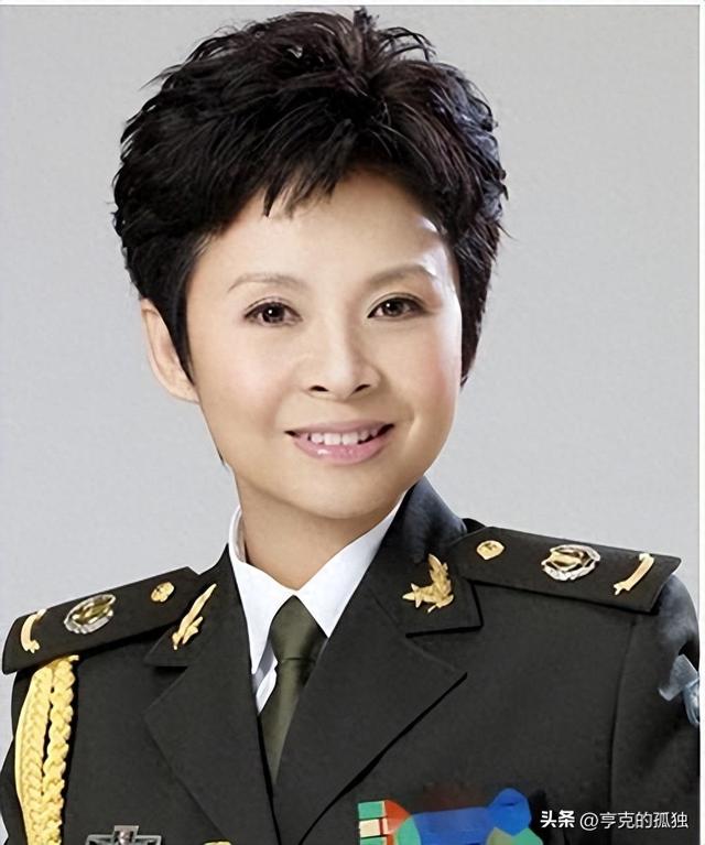 63岁董文华不再沉默，揭露当年被“封杀”原因，原来我们错怪她了