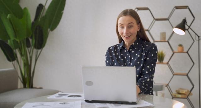 真正厉害的女人	，都在这3个时刻闭口不言