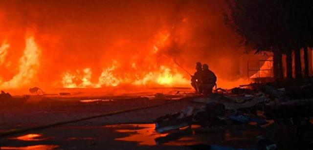 不装了，特朗普准备发动战争，六国被列入名单，各大势力选边站