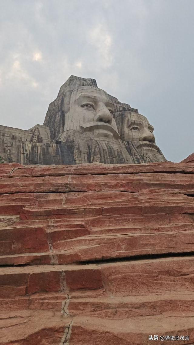 先登少林寺之水墨香山，再登黄河小顶山，看龙生于渊，龙飞于天