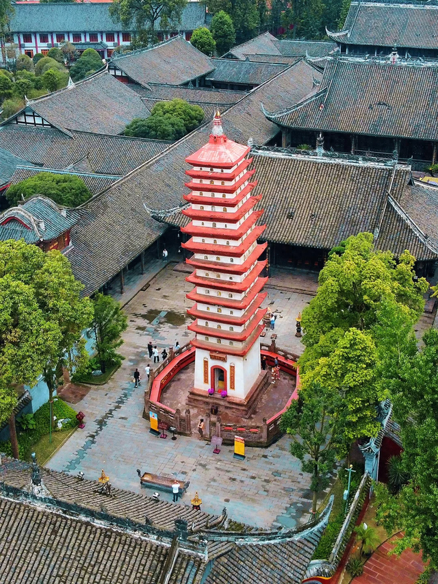 成都0.5h|拜佛怎能错过这座千年禅院，数罗汉、解签、抄经、素斋