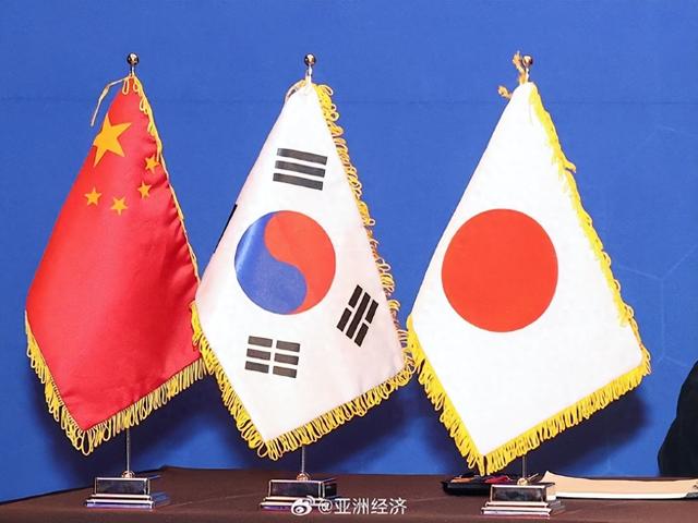 首尔会谈结束，中日韩发联合声明，信号明确，高市还是没办法对话