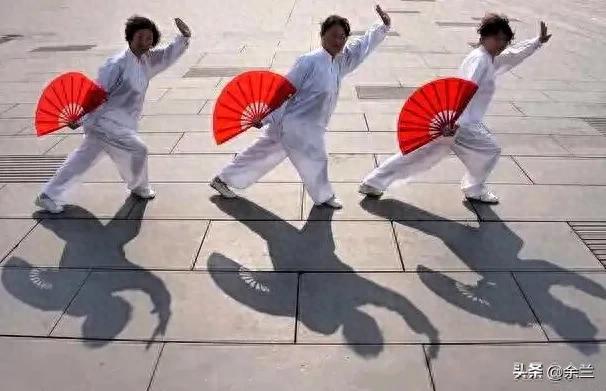 太极功夫扇扇谱全解析:一招一式皆藏乾坤