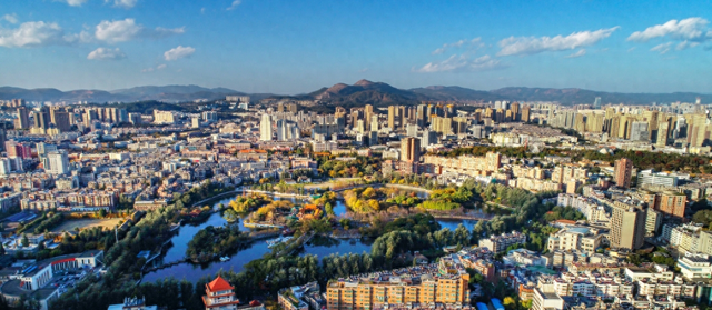 “每一棵树都绿意盎然” ！诺奖得主丹·谢赫特曼盛赞昆明生态建设与城市发展