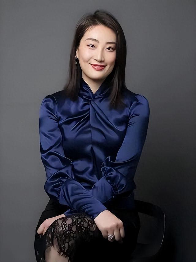 娃哈哈回应宗馥莉辞职：属实！原因曝光：将独立经营“娃小宗”，辞职当天旗下公司宣布将使用“娃小宗”