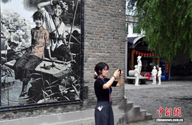 “寻红色‘冀’忆·启未来‘新’篇——跟着电影寻美河北”主题活动走进雄安